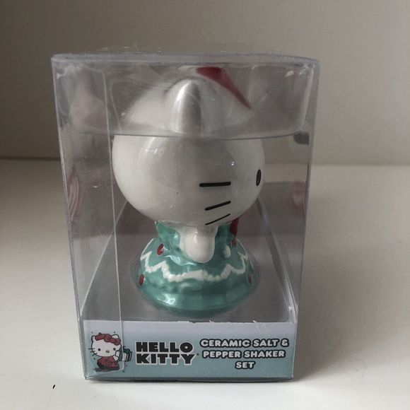 NEW Hello Kitty Christmas Ceramic Salt and Pepper Shaker Set 3" - Picture 4 of 6
